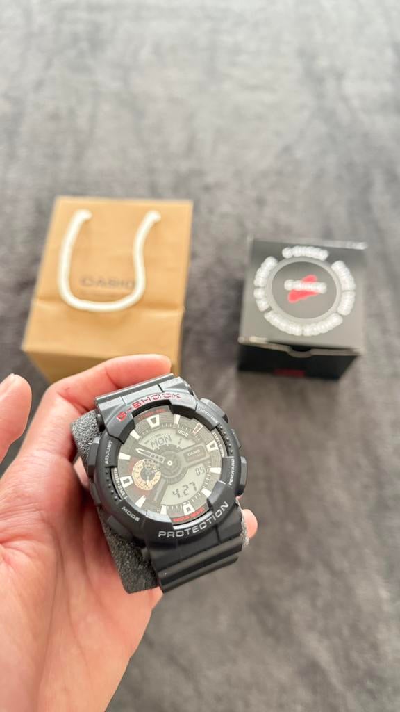 Casio G Shock Zwart & Rood, Verzenden, Polshorloge, Overige materialen, Zo goed als nieuw