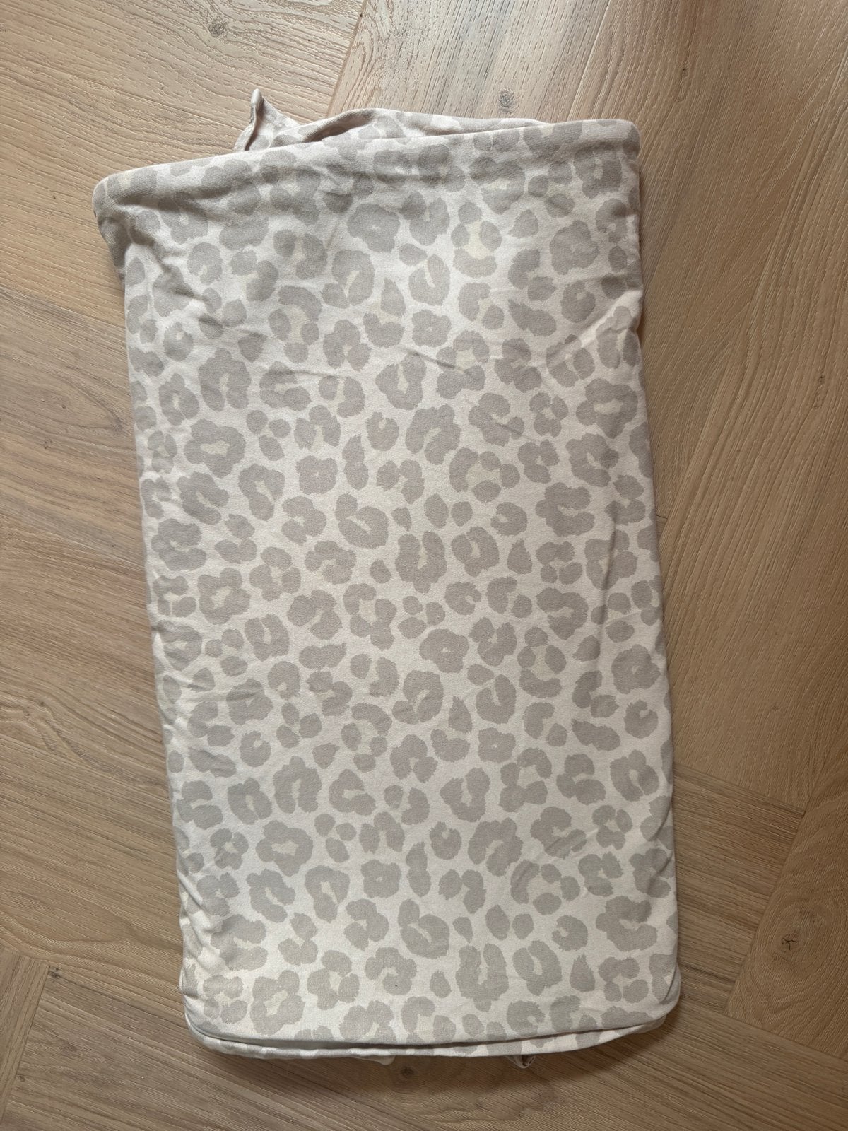 Kleine Keutel Draagdoek - Beige Luipaardprint, Kinderen en Baby's, Babydragers en Draagdoeken, Ophalen of Verzenden, Zo goed als nieuw