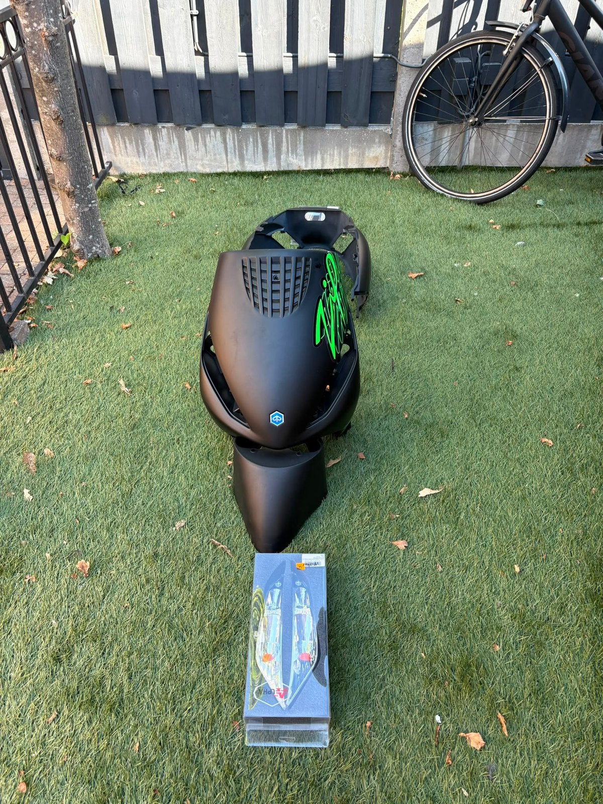 Piaggio Zip 2024 Zadelhoes, knipperlicht, tellerglas, kappen, Ophalen, Zo goed als nieuw, Benzine, Zip