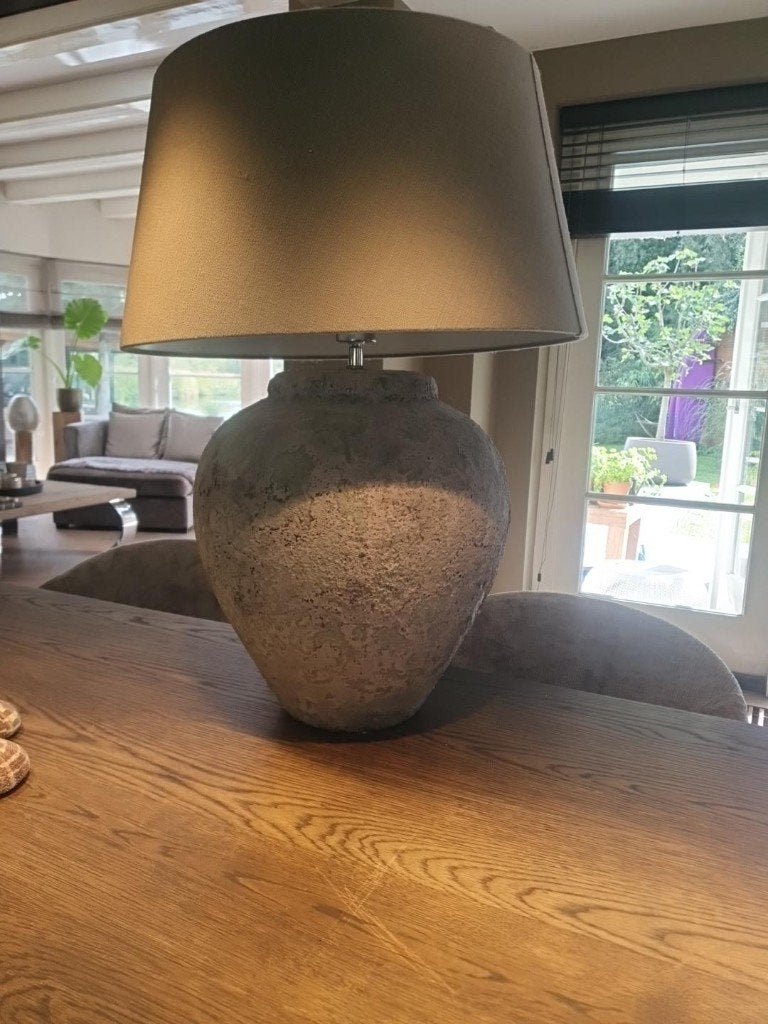 Grote kruiklamp met linnen kap, zware, keramische lampenvoet, Ophalen, E27 (groot), Zo goed als nieuw, Grijs