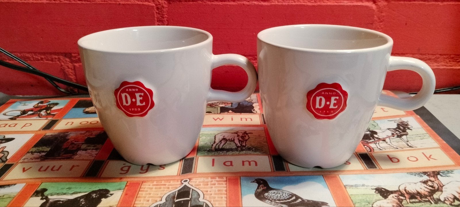 Douwe Egberts mokken  My fair Lady en Paul de Leeuw, Ophalen of Verzenden, Overige stijlen, Kop(pen) en/of Schotel(s)
