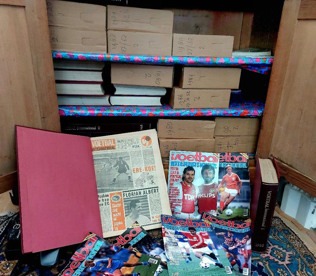 Voetbal International: alle nrs van 1966-1969, van 1981-1990, Verzamelen, Sportartikelen en Voetbal, Ophalen, Zo goed als nieuw