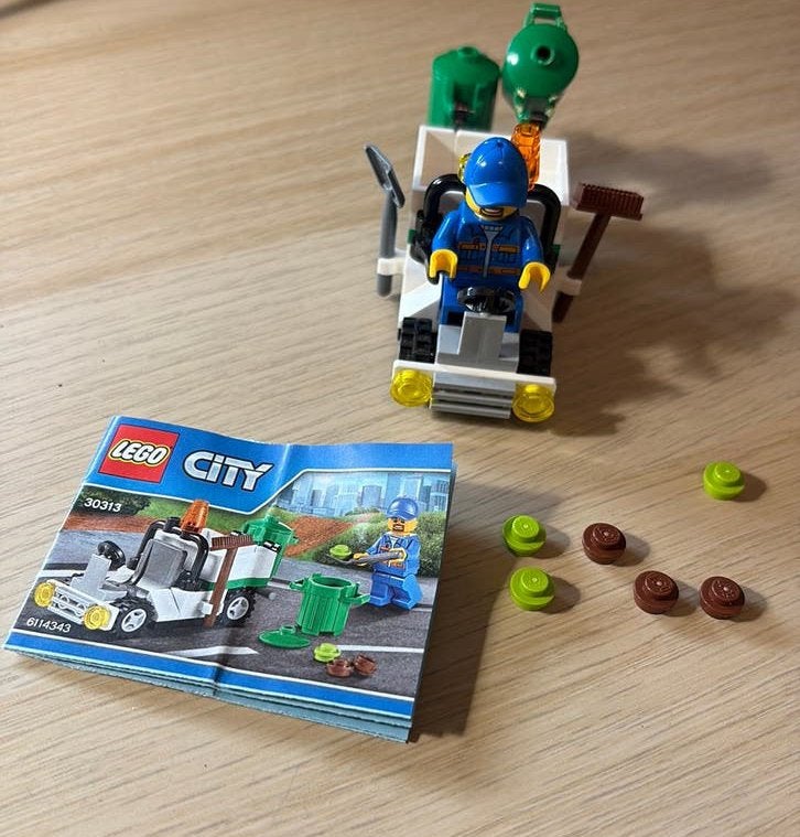 Lego 30313 Garbage truck compleet, Kinderen en Baby's, Ophalen of Verzenden, Zo goed als nieuw