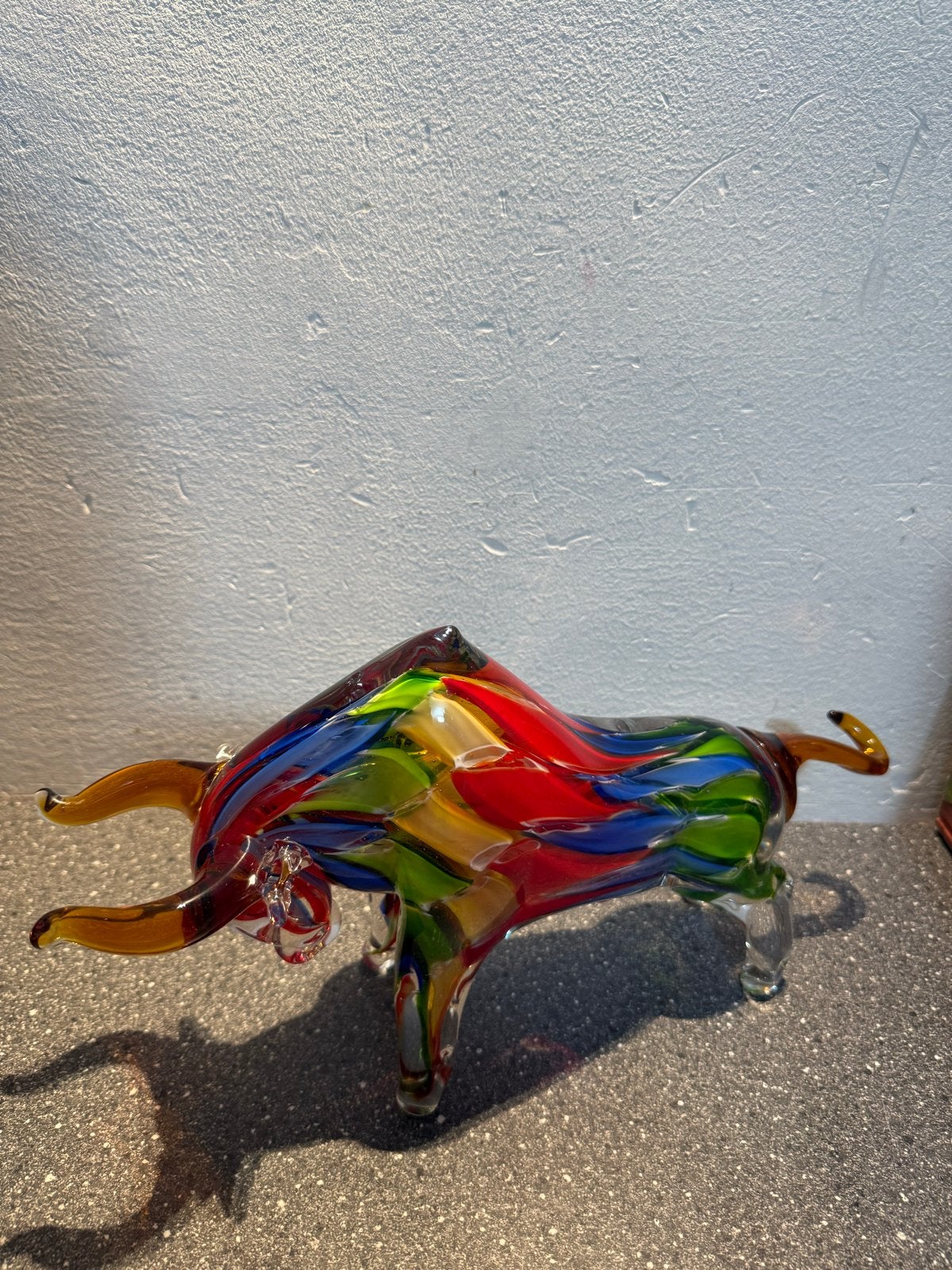 Kleurrijk glazen Murano stier, Meerkleurig, Ophalen of Verzenden, Zo goed als nieuw, Modern