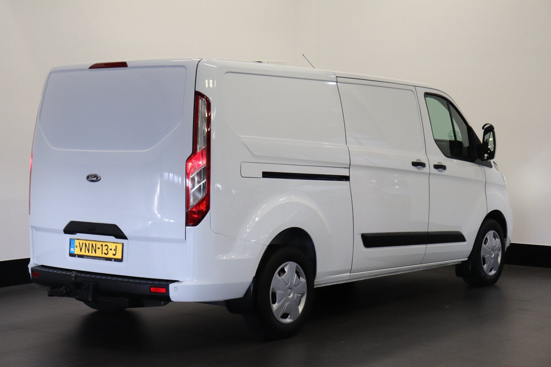 Ford Transit Custom 2.0 TDCI L2 130PK EURO 6 - Airco - Cruis, Voorwielaandrijving, 4 cilinders, 2800 kg, Wit