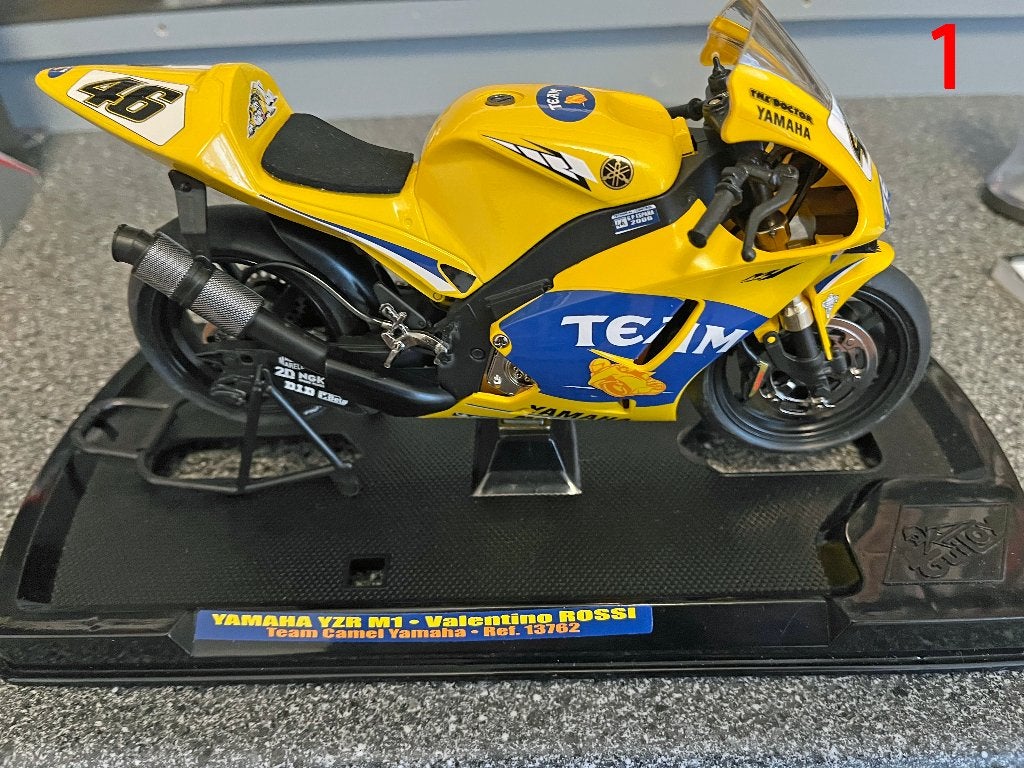 Valentino Rossi YZR M1 Camel Yamaha 2006 1:10, Ophalen of Verzenden, Nieuw, Motor, Overige merken