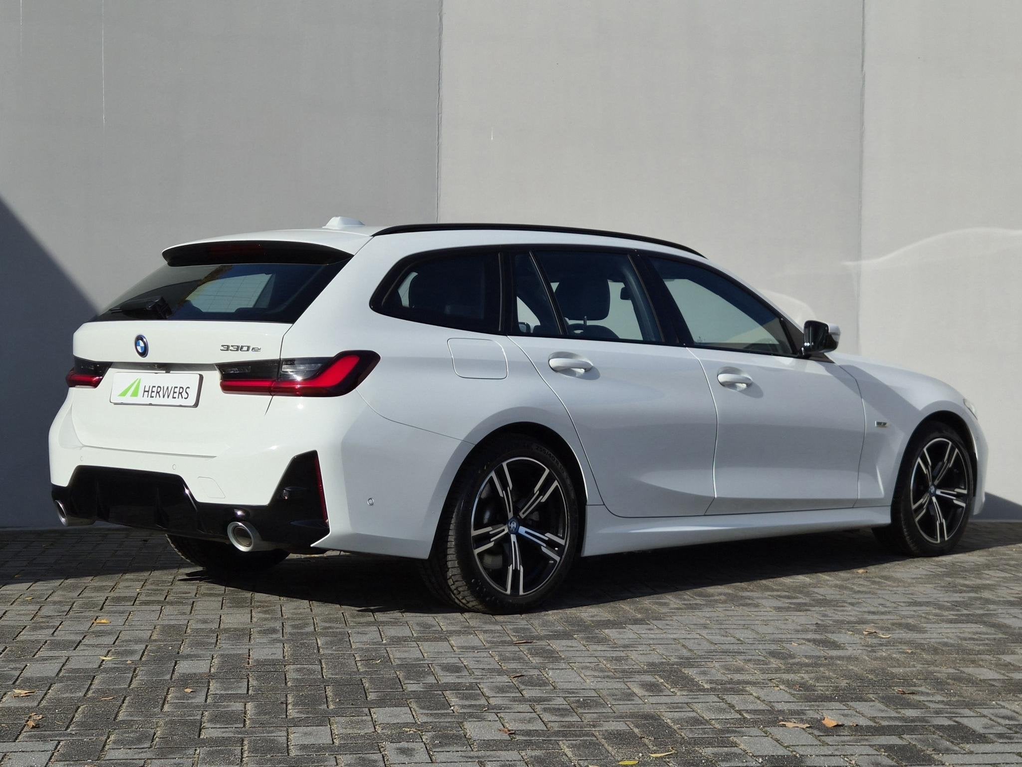 BMW 3-serie Touring 330e PHEV / SOH 99% / Dealer Onderhouden, Auto's, Gebruikt, 4 cilinders, Wit, Plug-in hybride