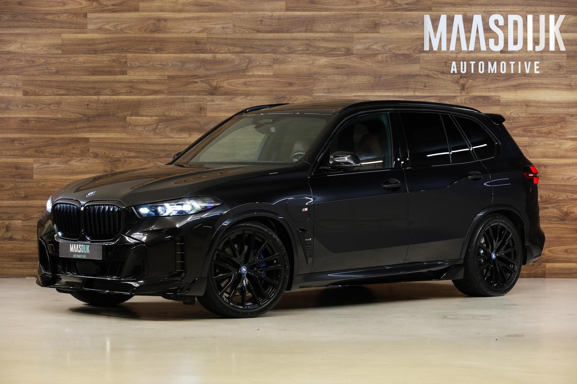 BMW X5 xDrive50e M-Sport Pro|Massage|H&K|360|HUD|Ventilatie|, Auto's, Dealer onderhouden, Gebruikt, 2395 kg, Zwart