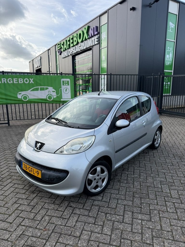 Peugeot 107 1.0 12V 3DR 2008 Grijs, Voorwielaandrijving, Stof, Zwart, 4 stoelen