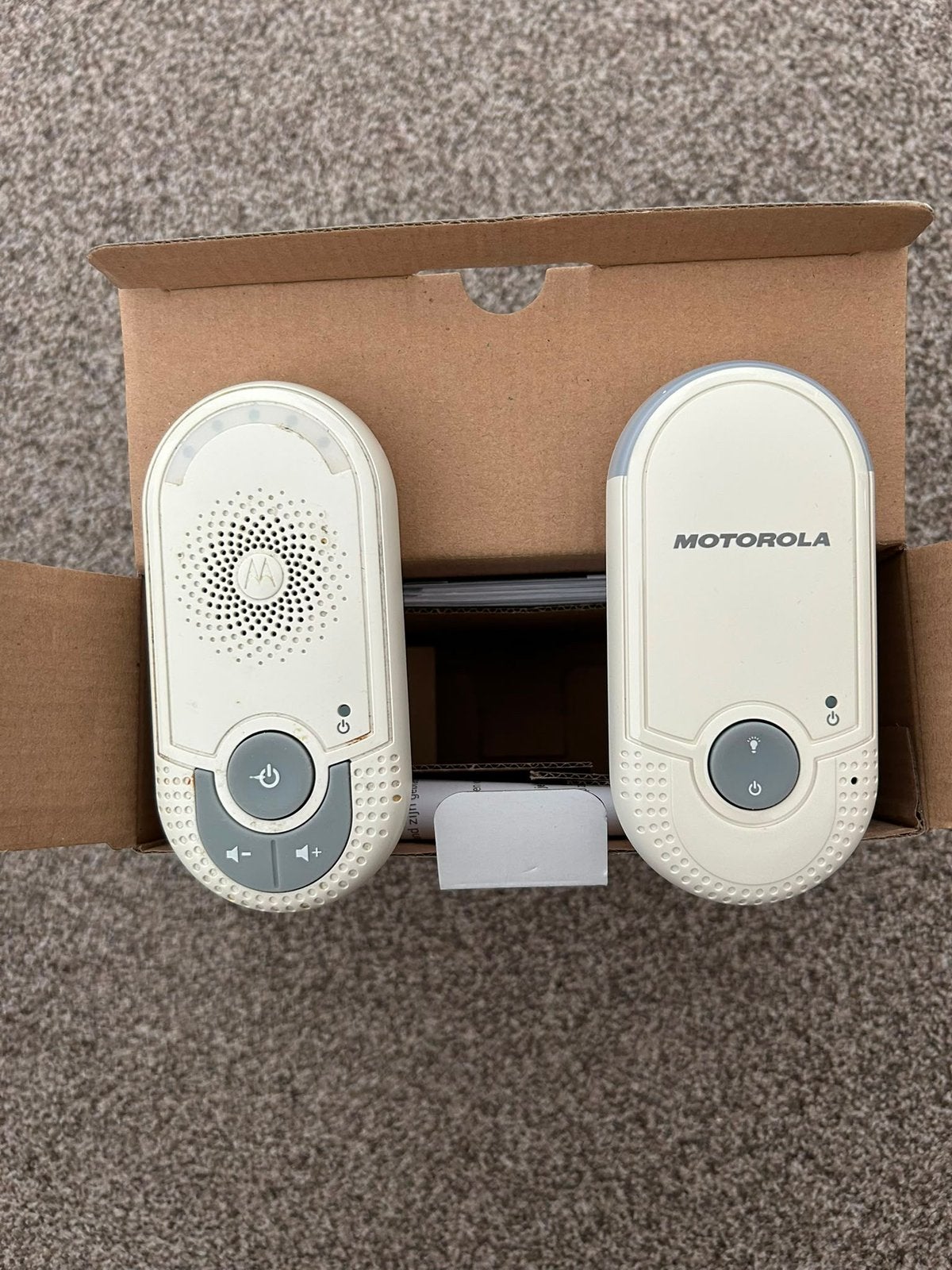 Te koop: een Motorola MBP8 digitale audio babyfoon., Verzenden, Terugspreekfunctie, Zo goed als nieuw, Bedraad