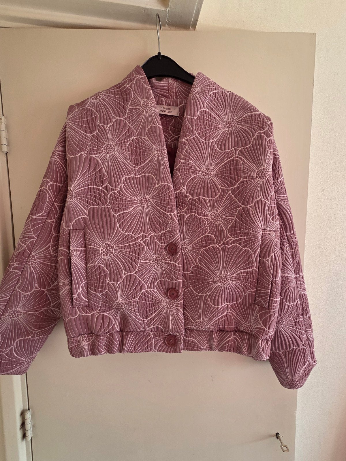 Studio Anneloes Jasje - Roze met bloemenprint, Maat S, Studio Anneloes, Ophalen of Verzenden, Zo goed als nieuw, Roze