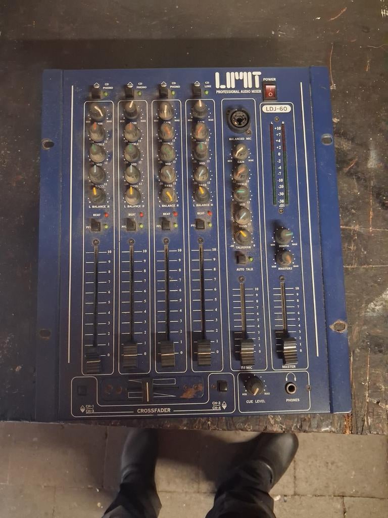 Limit LDJ-60 4-kanaals mengpaneel, Muziek en Instrumenten, Mengpanelen, Ophalen, Gebruikt