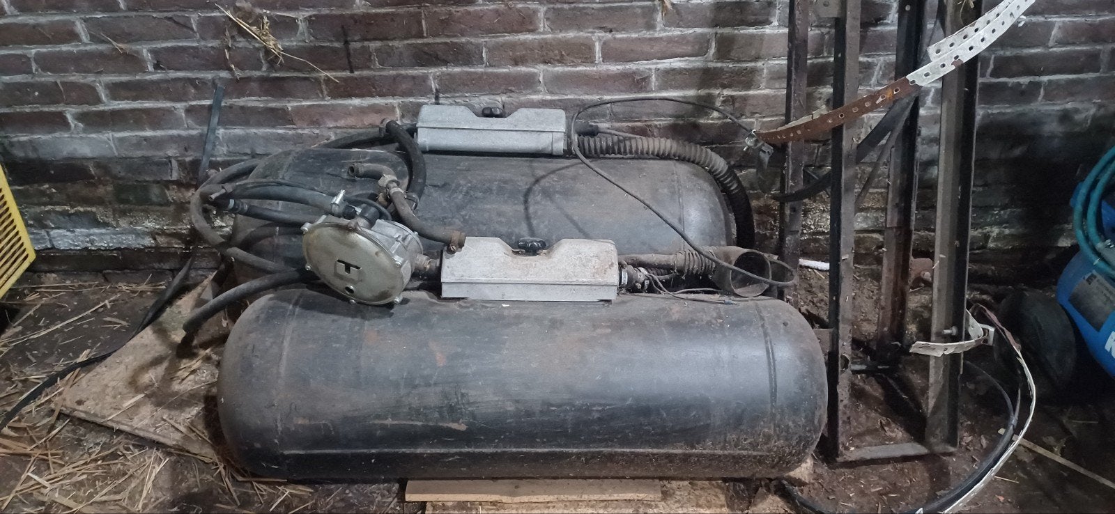 Complete LPG installatie, 2 tanks + verdamper, Ophalen, Gebruikt, Universele onderdelen