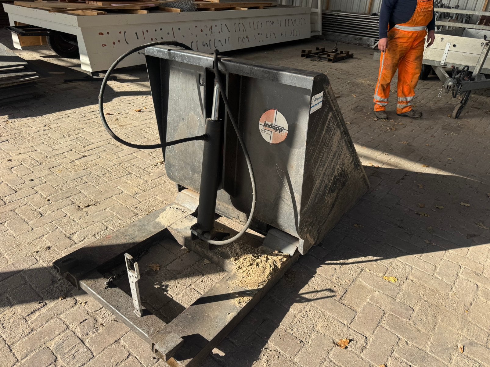 Schepbak heftruck, Ophalen