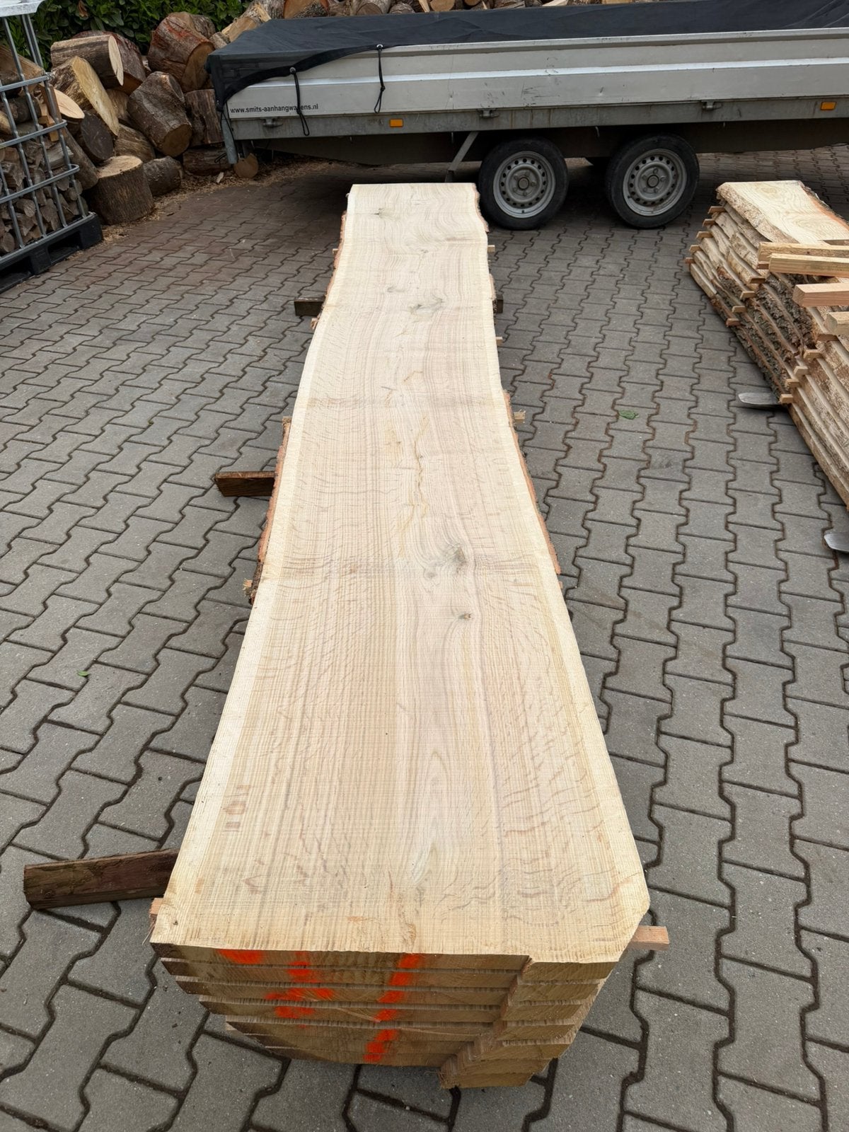 Mooie grote eiken schaaldelen 380x50/60x3,5 cm