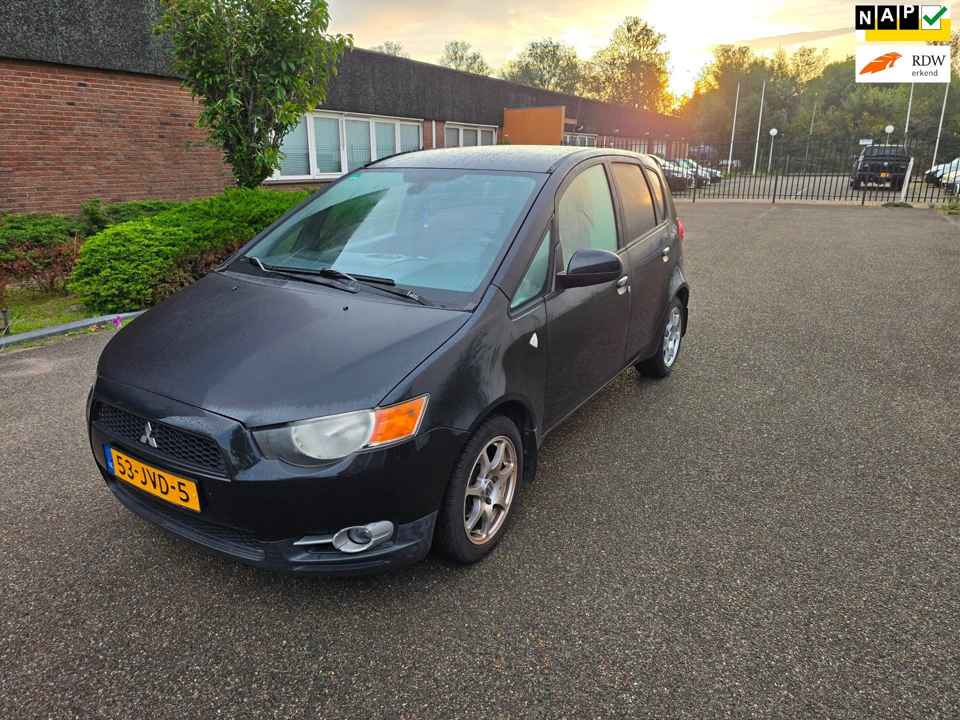 Mitsubishi Colt 1.3 Intro Edition Airco Boekjes Nap, Auto's, Voorwielaandrijving, Gebruikt, 31 €/maand, Origineel Nederlands