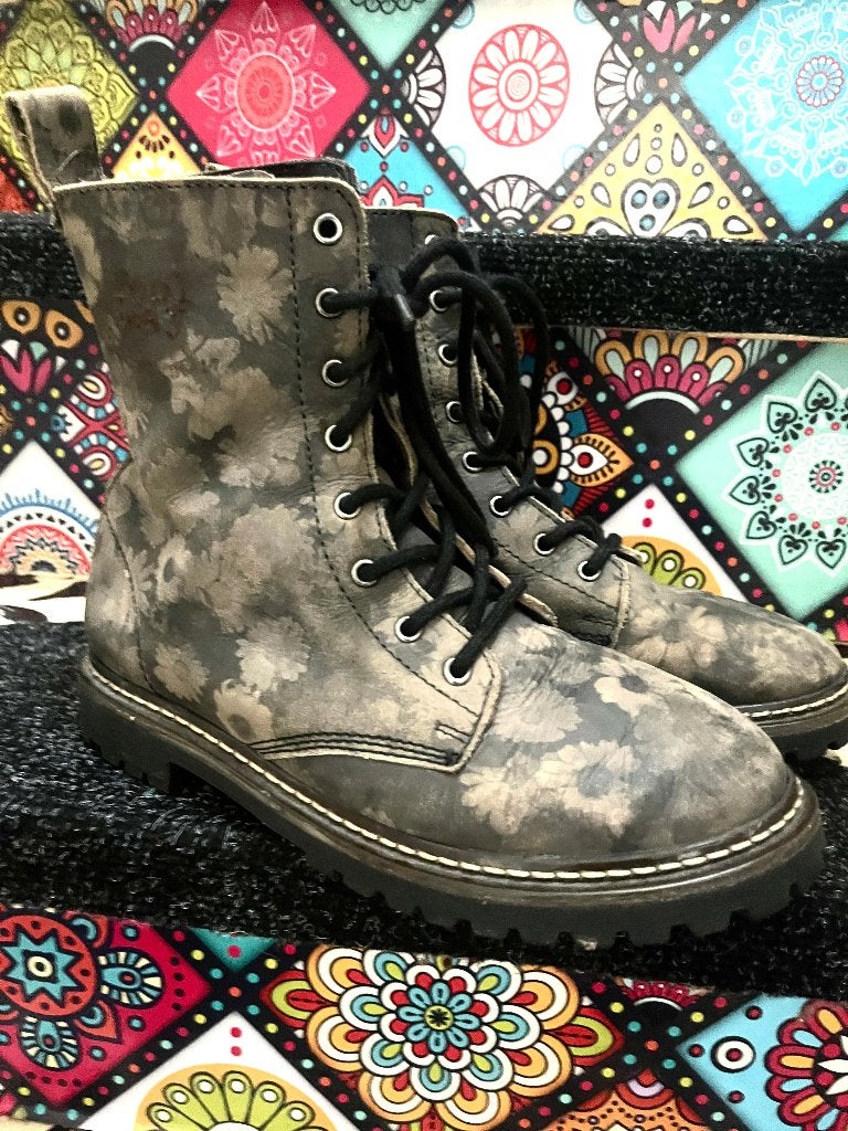 Super leuke Dr. Martens look a like maat 39 nu voor 44,99€, Overige kleuren, Lage of Enkellaarzen, Ophalen of Verzenden, Cool way
