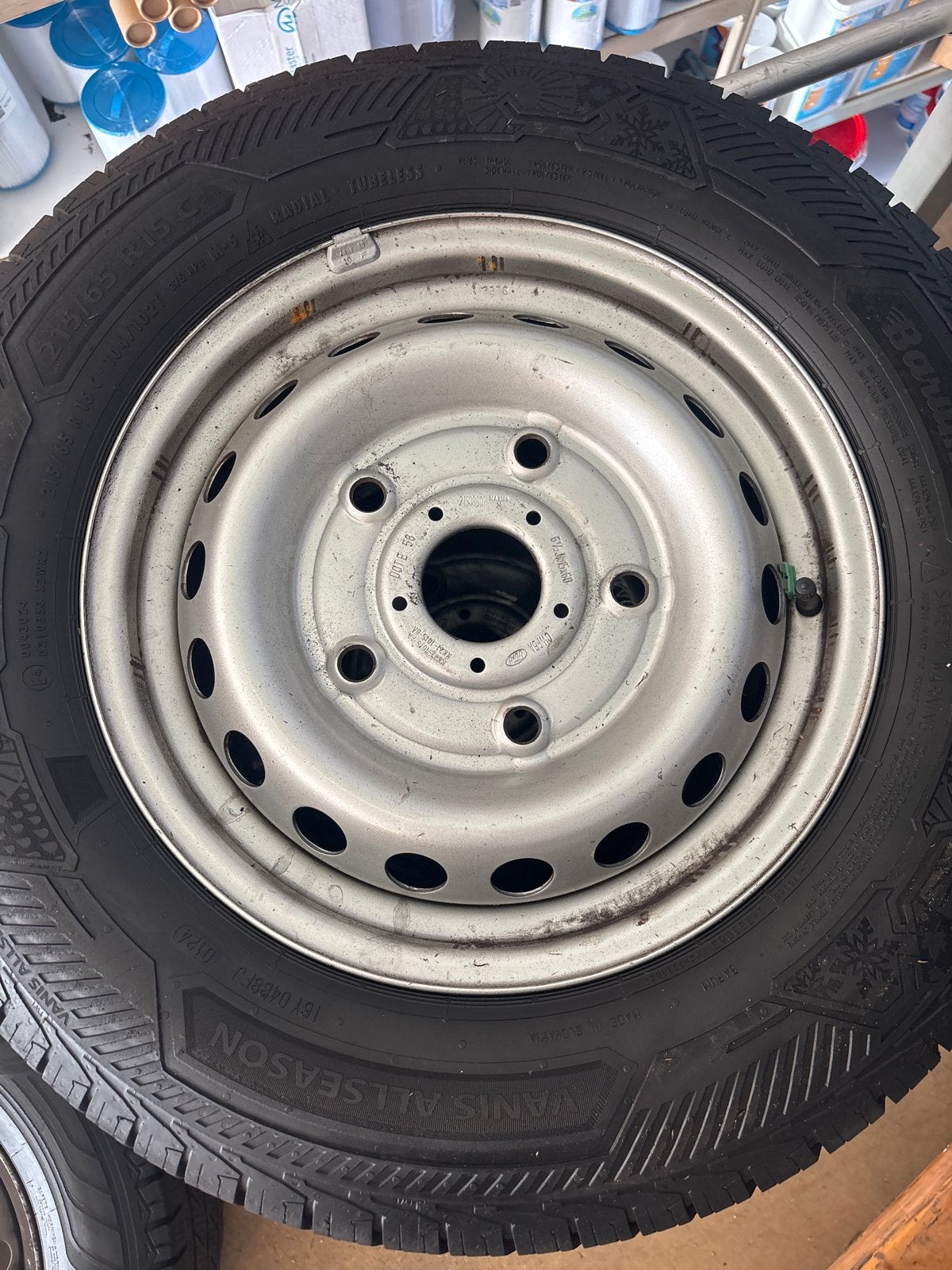 Ford originele velgen met 215/65/15 C Allseason banden, Auto-onderdelen, Ophalen, 15 inch, Banden en Velgen, All Season