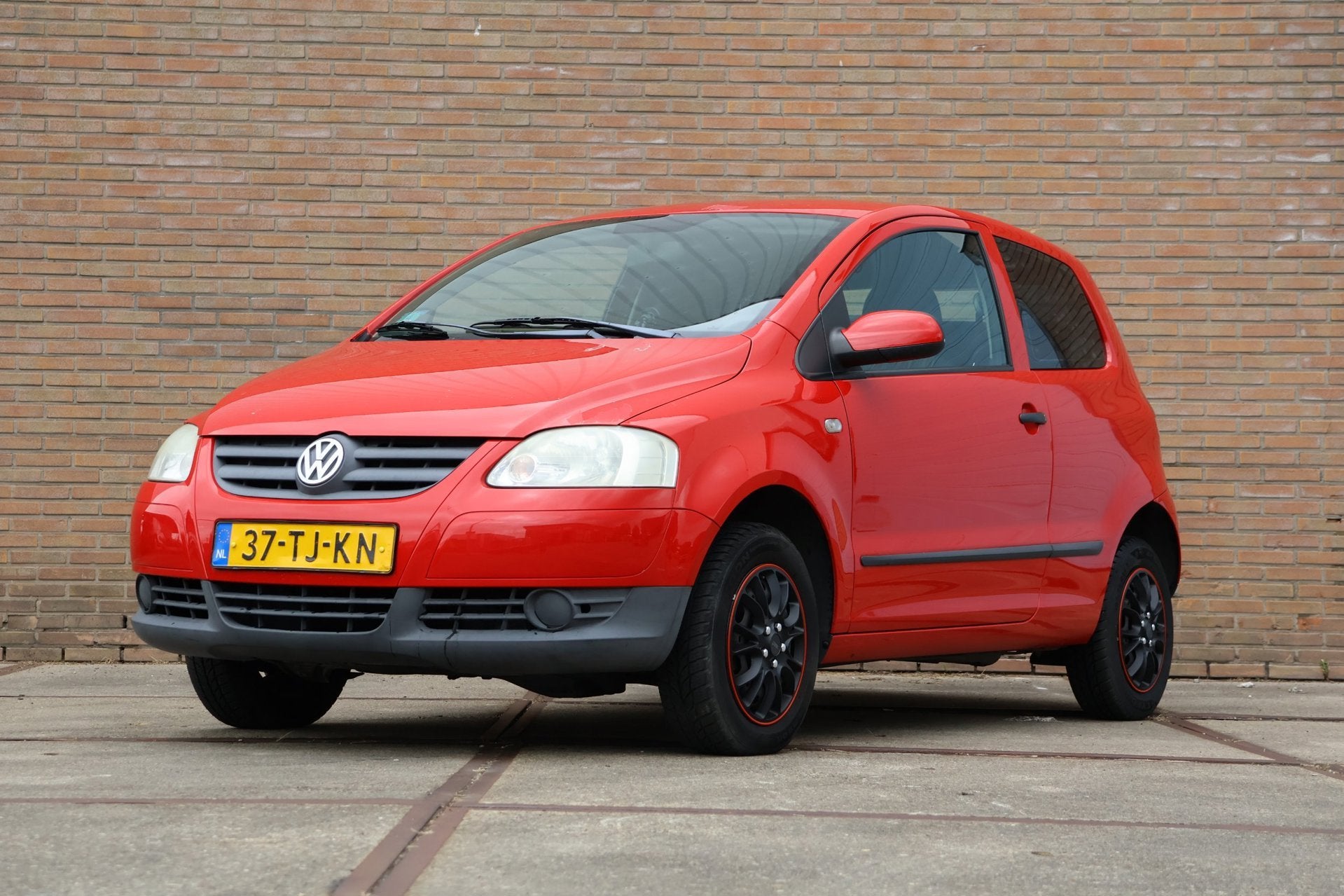Volkswagen Fox 1.2 Trendline, Voorwielaandrijving, Airbags, Stof, Zwart