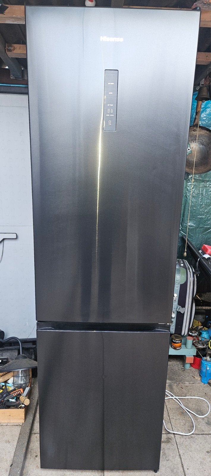 Hisense Koelkast met vriesvak - Lichte schade zijkanten, Gebruikt, 200 liter of meer, 60 cm of meer, Met aparte vriezer