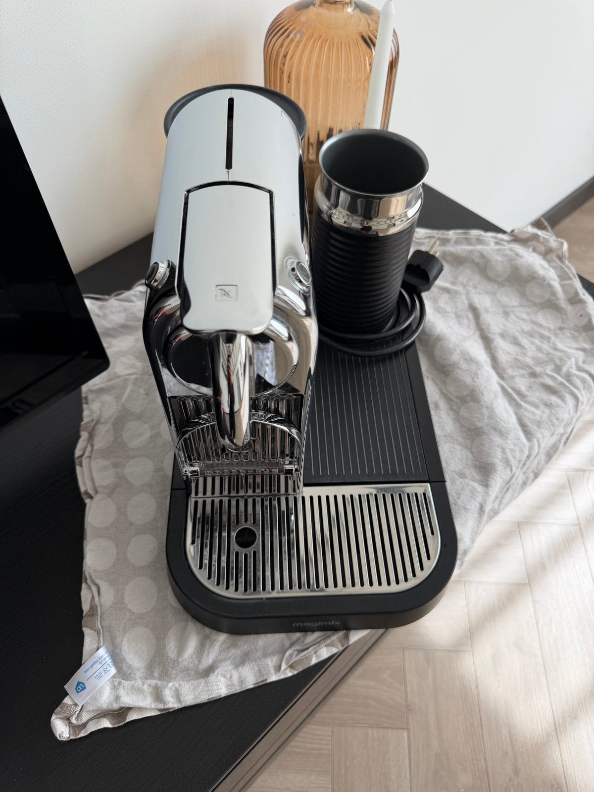 Nespresso Magimix Inissia met Aeroccino 3 melkopschuimer, Espresso apparaat, Ophalen of Verzenden, Zo goed als nieuw, 1 kopje