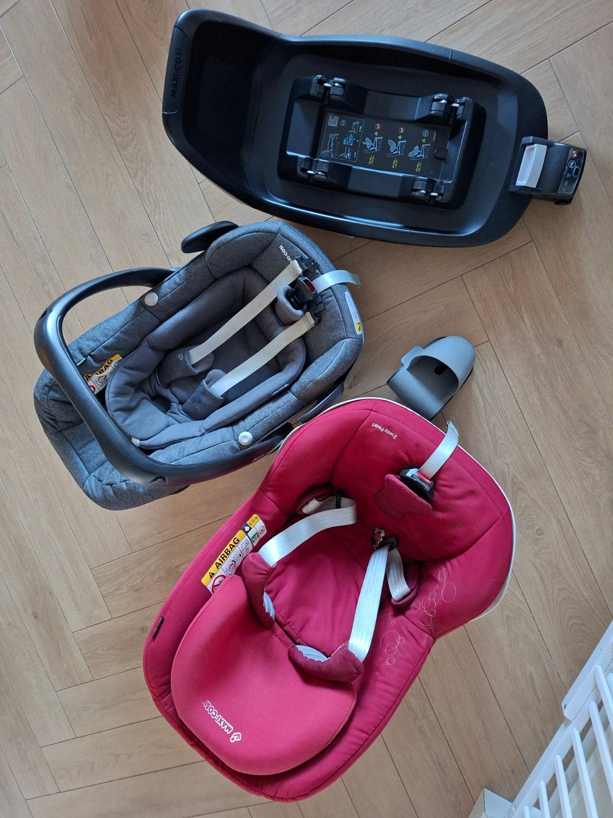 Maxi-Cosi 2wayFix base met 2 autostoeltjes, Kinderen en Baby's, Ophalen, Gebruikt, 9 t/m 18 kg, Isofix