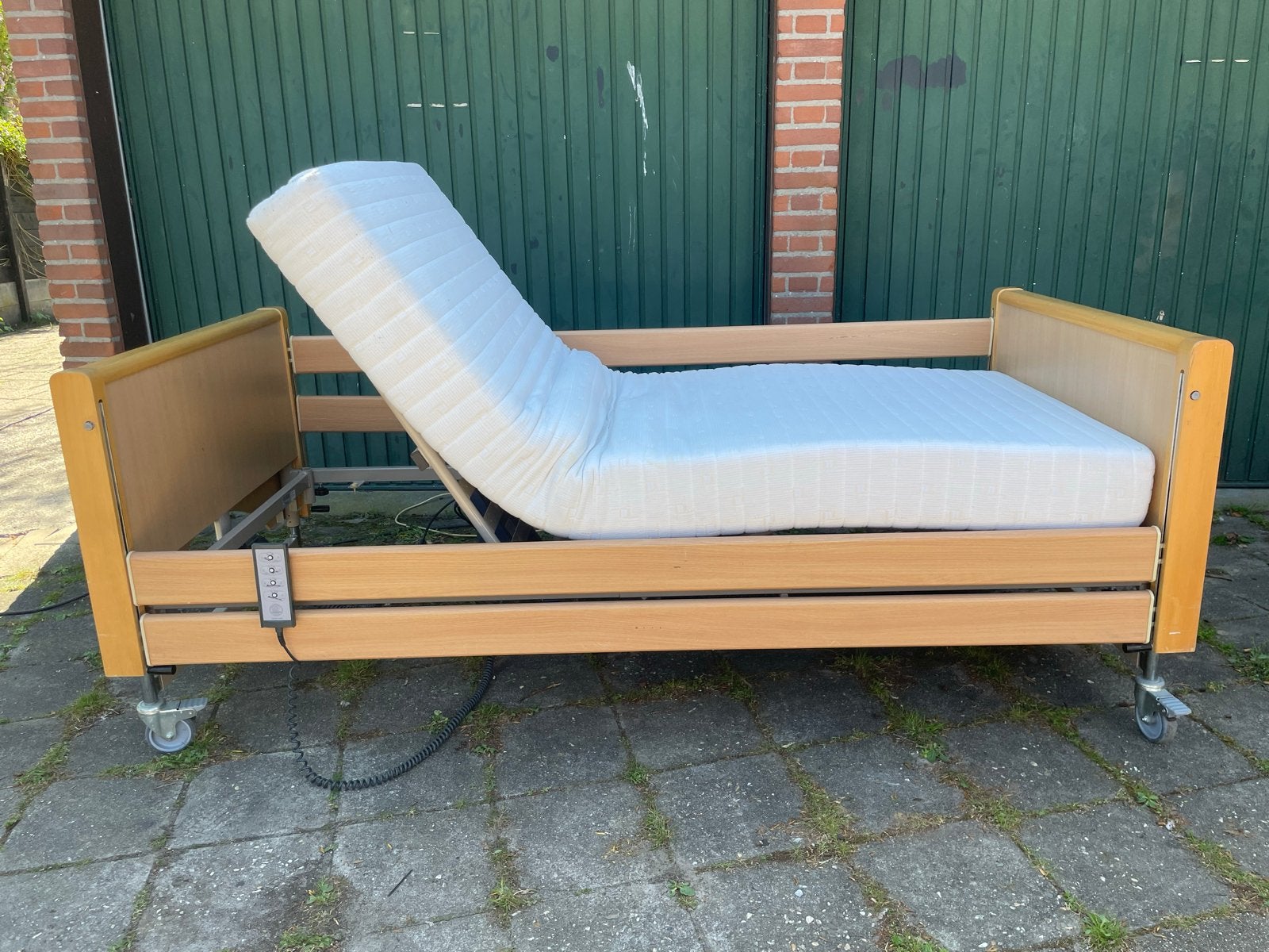 Electrisch hoog laag bed, Diversen, Verpleegmiddelen, Ophalen of Verzenden