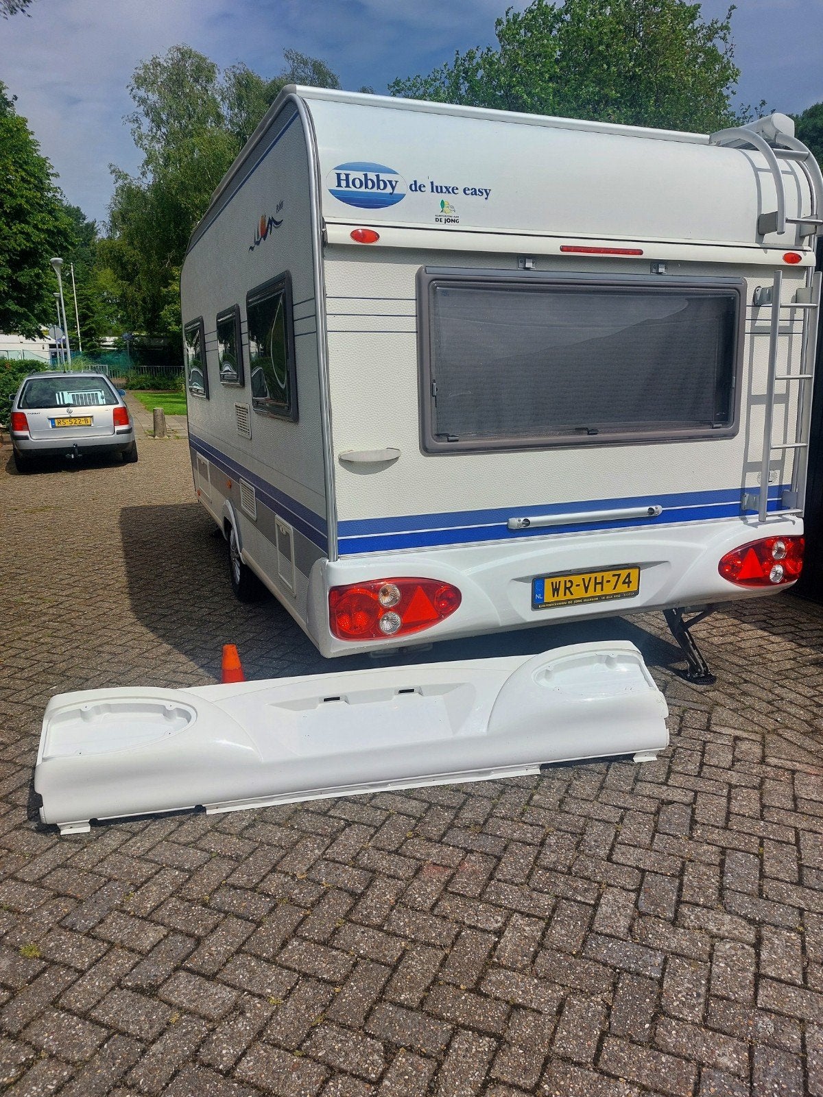 Hobby de luxe easy caravan achterbumper (beschadigd), Ophalen, Gebruikt
