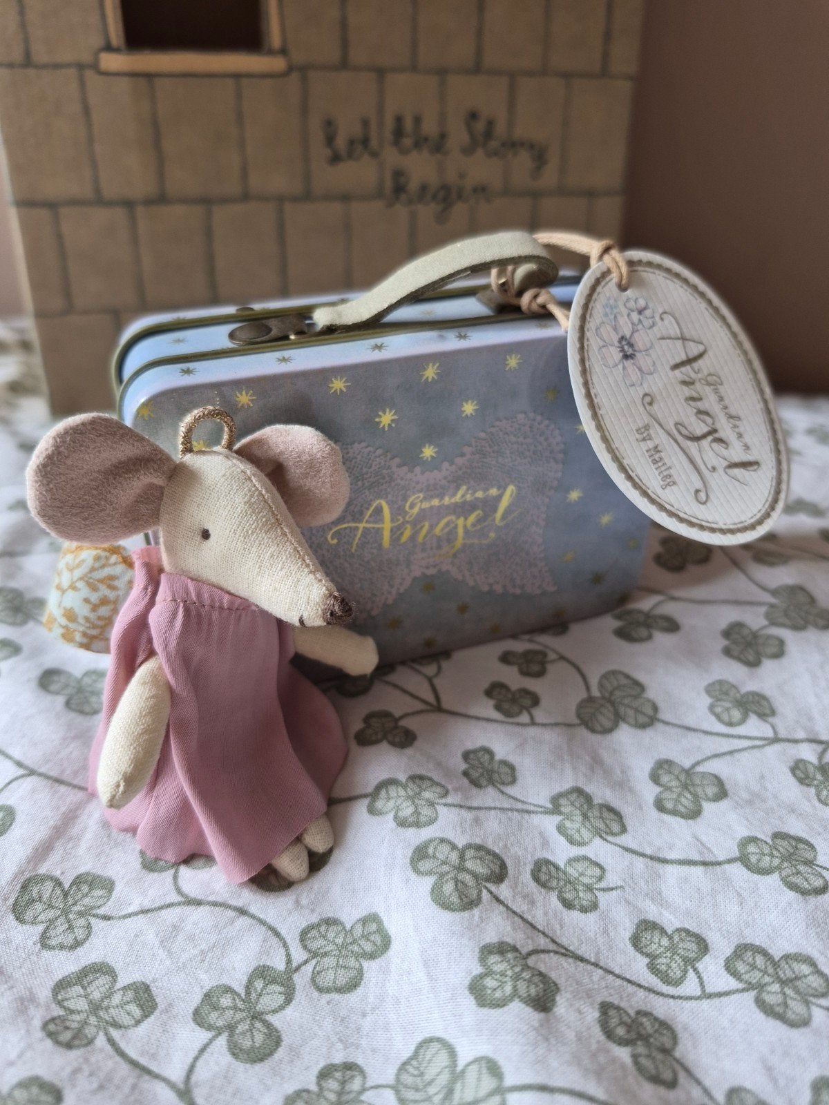 Maileg mini muis met blikken koffertje, Ophalen of Verzenden, Zo goed als nieuw, Pop