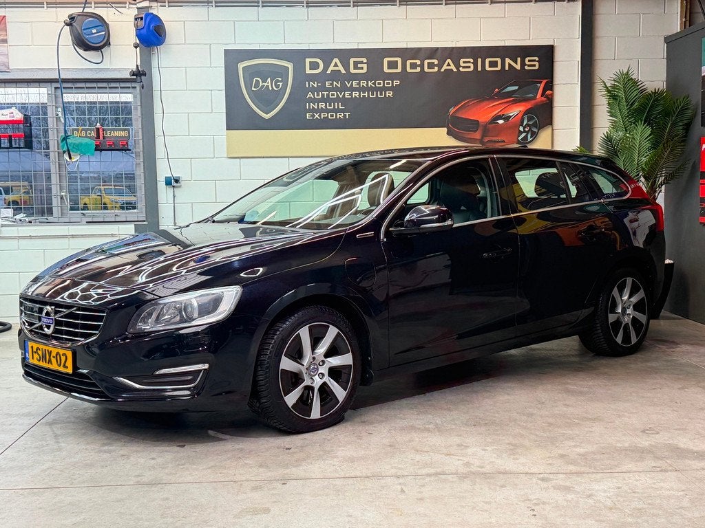 Volvo V60 2.4 D6 AWD Plug-In Hybrid Summum AUTOMAAT|ADAPTIEF, Auto's, Automaat, Zwart, Vierwielaandrijving, 11 kWh