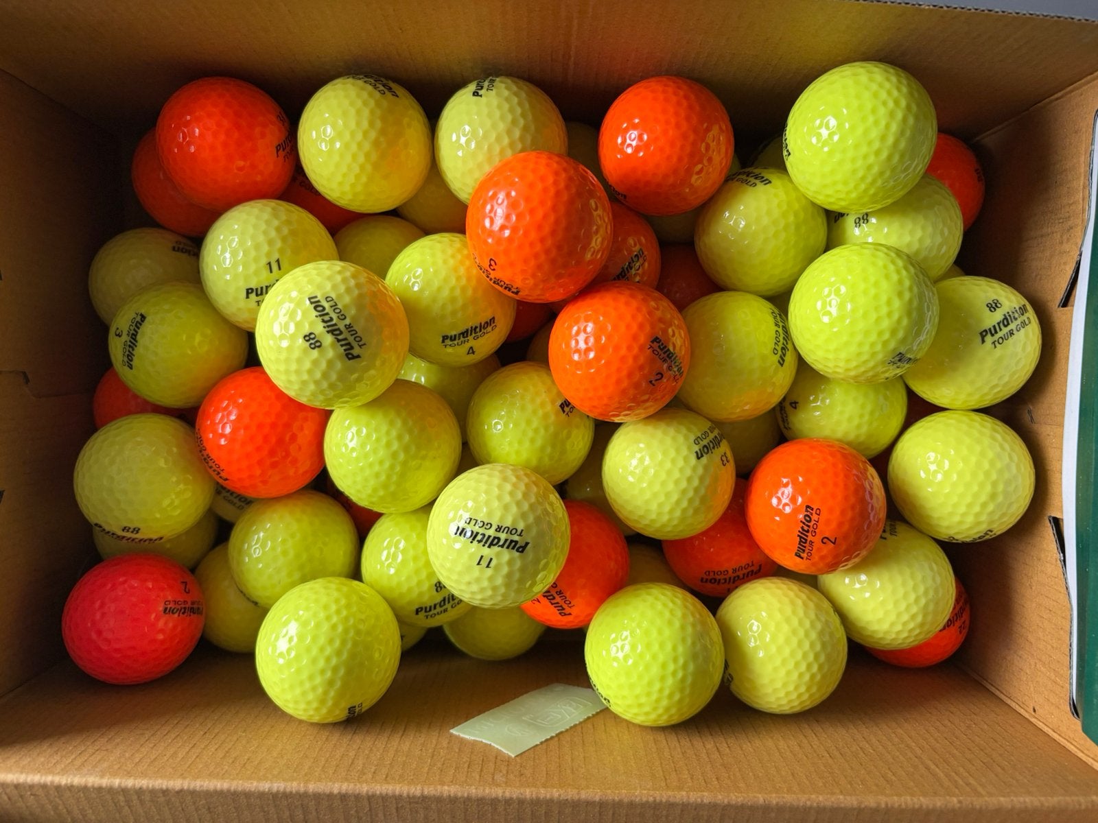 67 stuks gekleurde Golfballen, Sport en Fitness, Golf, Ophalen of Verzenden, Zo goed als nieuw, Bal(len)