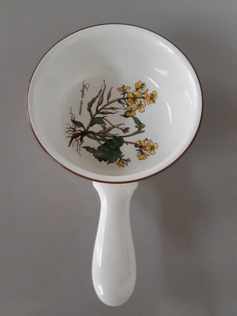 Soepkom, Sauskom met steel Villeroy en Boch Botanica, Ophalen of Verzenden, Zo goed als nieuw, Kom(men), Overige stijlen