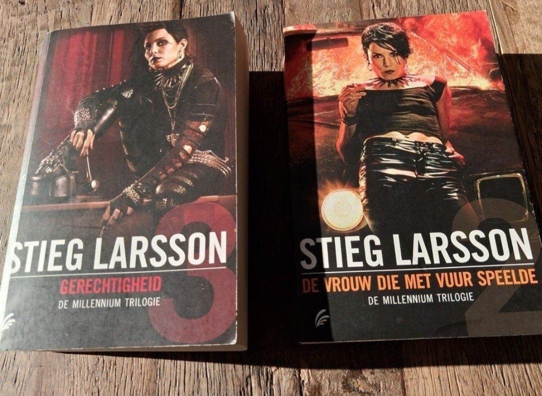 2 paperbacks van Stieg Larson, Boeken, Ophalen of Verzenden, Gelezen