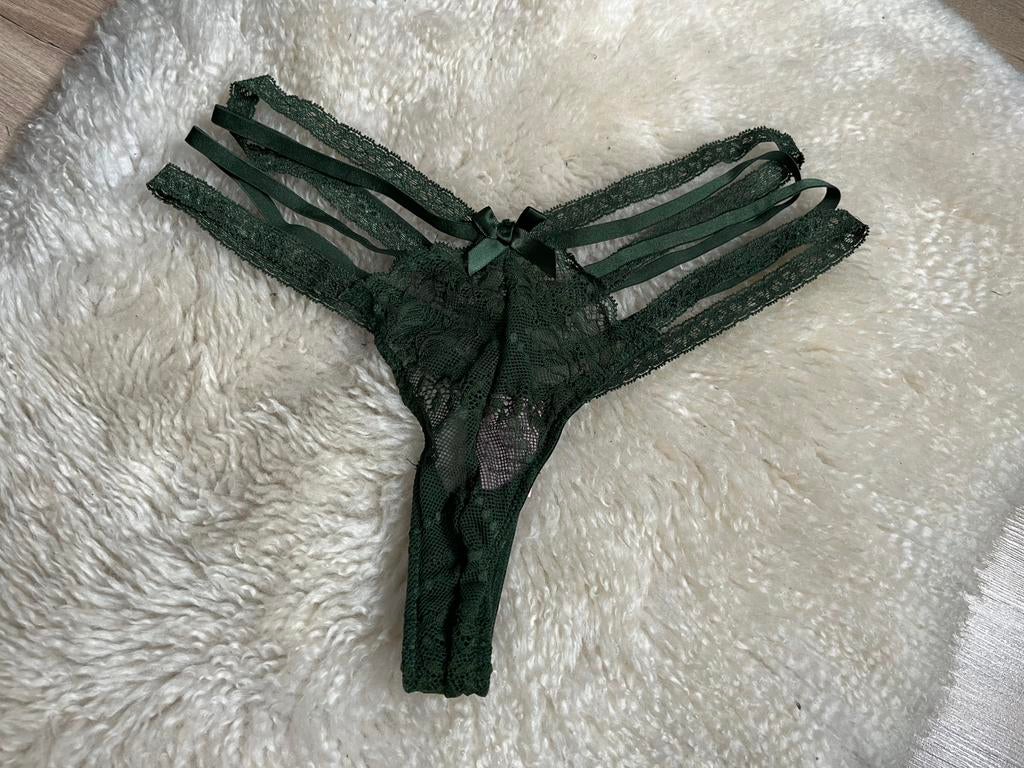 Prachtige donker groene Hunkemöller string mt S, Ophalen of Verzenden, Groen, String