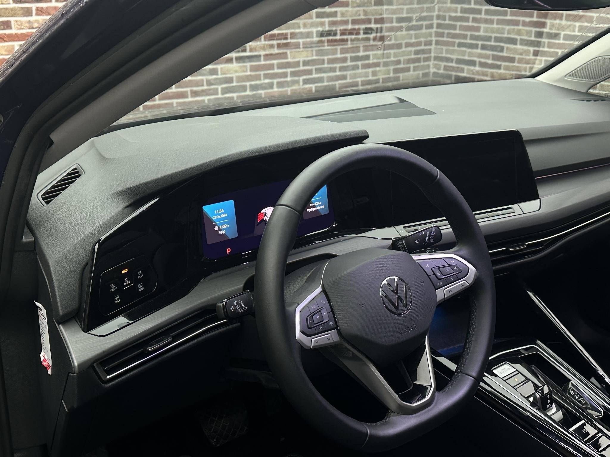 Volkswagen Golf 1.4 eHybrid Style Panoramadak Virtual Massag, Auto's, Blauw, Plug-in hybride, 13 kWh, Geïmporteerd