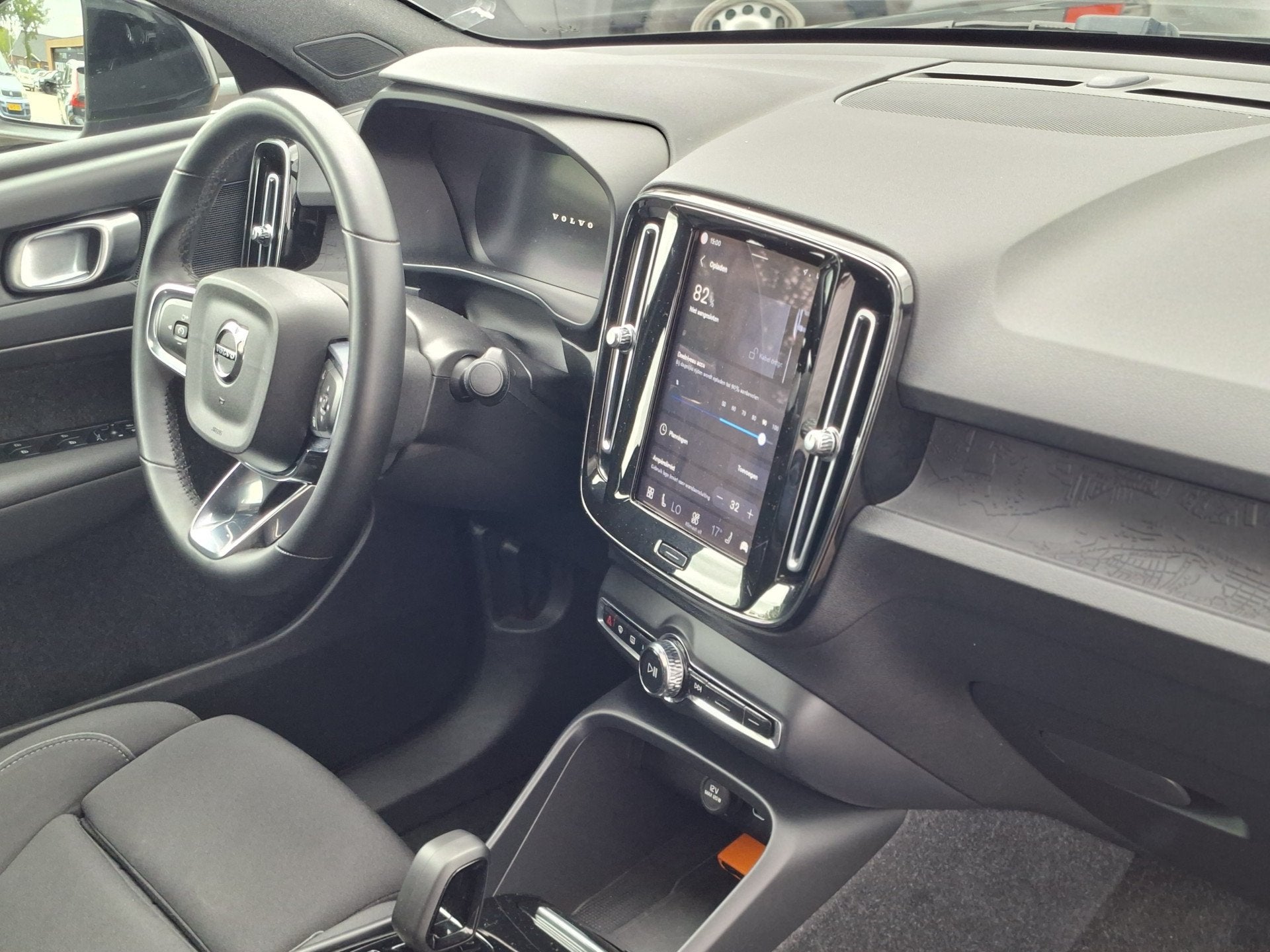 Volvo C40 SOH 90% Core 69 kWh Carplay Pano Elek.Trekhaak Cam, Stof, Gebruikt, Parkeersensor, 435 min