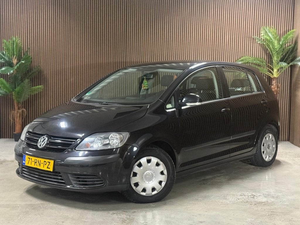 Volkswagen Golf Plus 1.6 FSI Turijn (bj 2005, automaat), Auto's, Volkswagen, Gebruikt, 4 cilinders, Zwart, 115 pk
