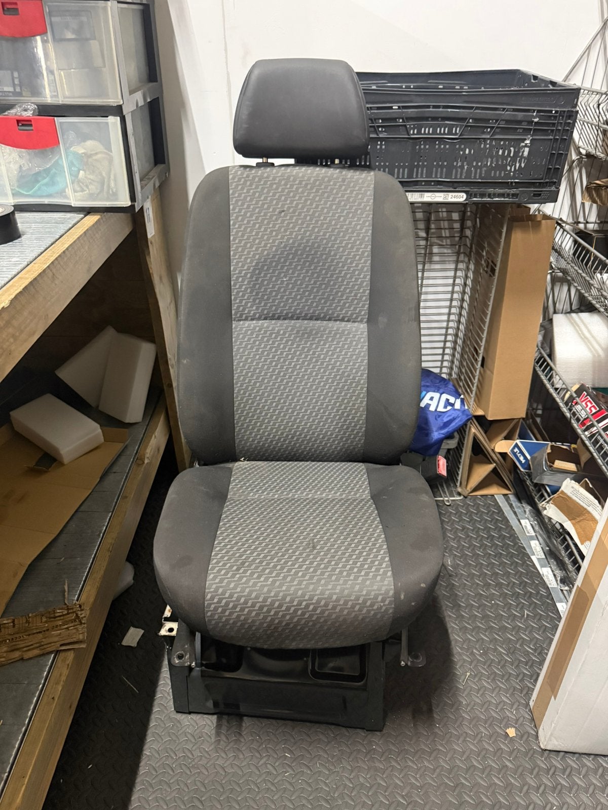 Volkswagen Crafter bijrijders stoel met bevestingsdeel, Auto-onderdelen, Interieur en Bekleding, Ophalen, Volkswagen