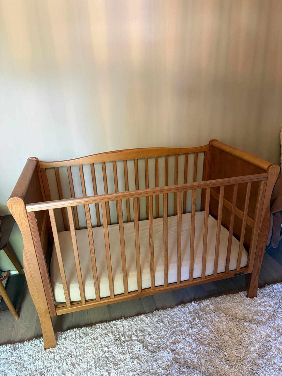 Woodies Noble Vintage Ledikant met AeroSleep Matras, Ophalen, Zo goed als nieuw, Lattenbodem, Minder dan 140 cm