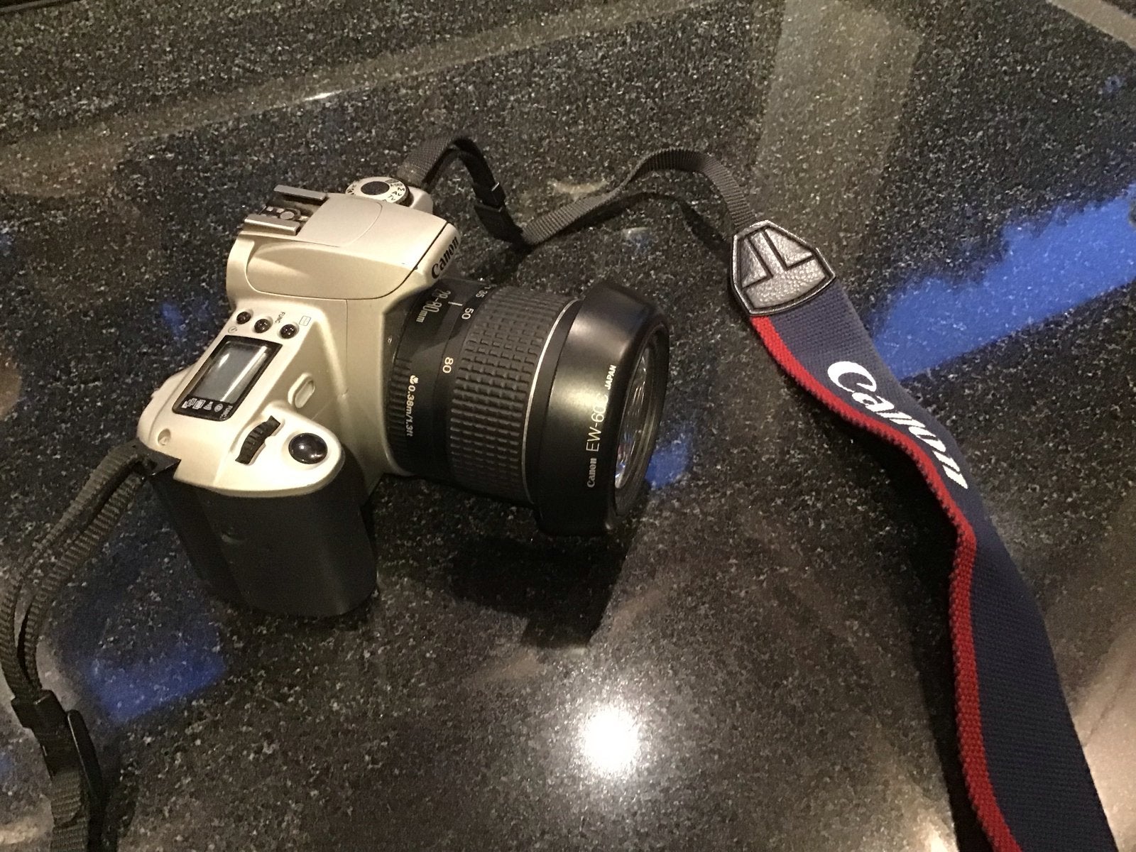 Canon EOS 300 Spiegelreflexcamera met EF 28-80mm lens, Audio, Tv en Foto, Fotocamera's Analoog, Ophalen of Verzenden, Zo goed als nieuw