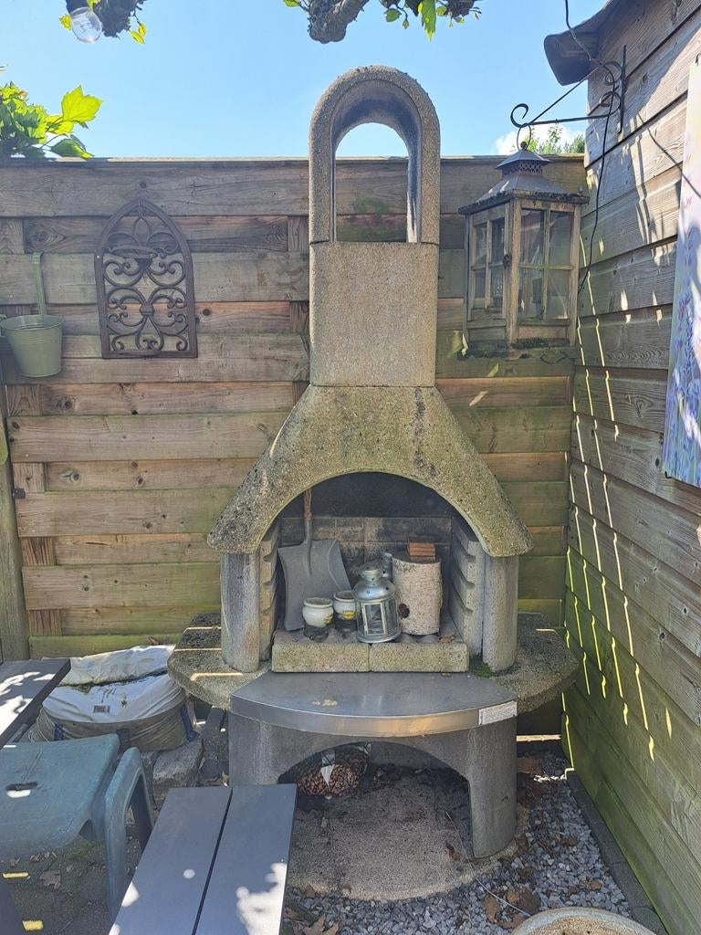 Stenen betonnen BBQ voor in de tuin - Zwaar en duurzaam, Ophalen, Gebruikt