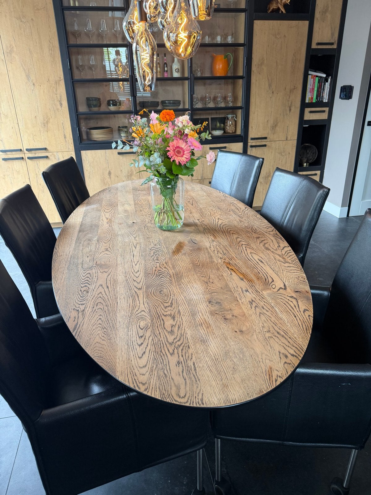 Set van 8 zwarte leren eetkamerstoelen met wieltjes, Huis en Inrichting, Stoelen, Gebruikt, Modern, industrieel, tijdloos, strak, loftstijl