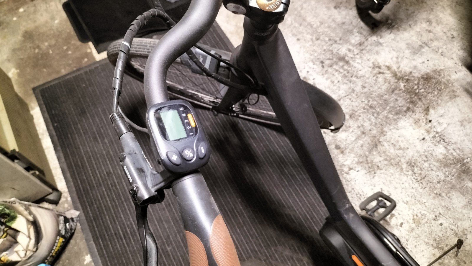 Zwart, E fiets -E city52cm, 28 inch, Ophalen, Zo goed als nieuw, Suspension