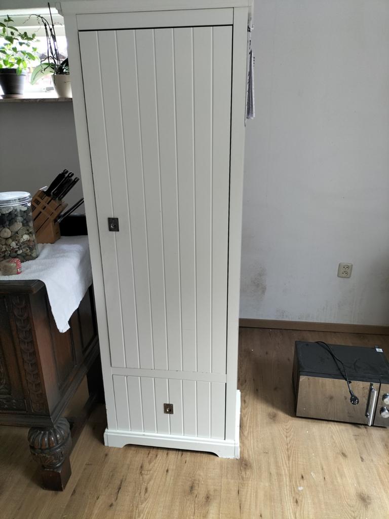 Witte kast met planken en lade, Ophalen, Gebruikt