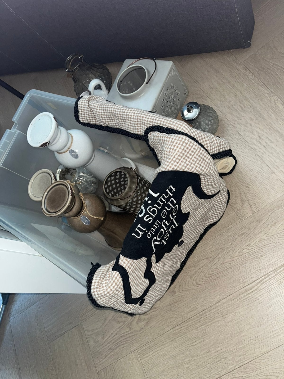 Riverdale decoratie, Ophalen