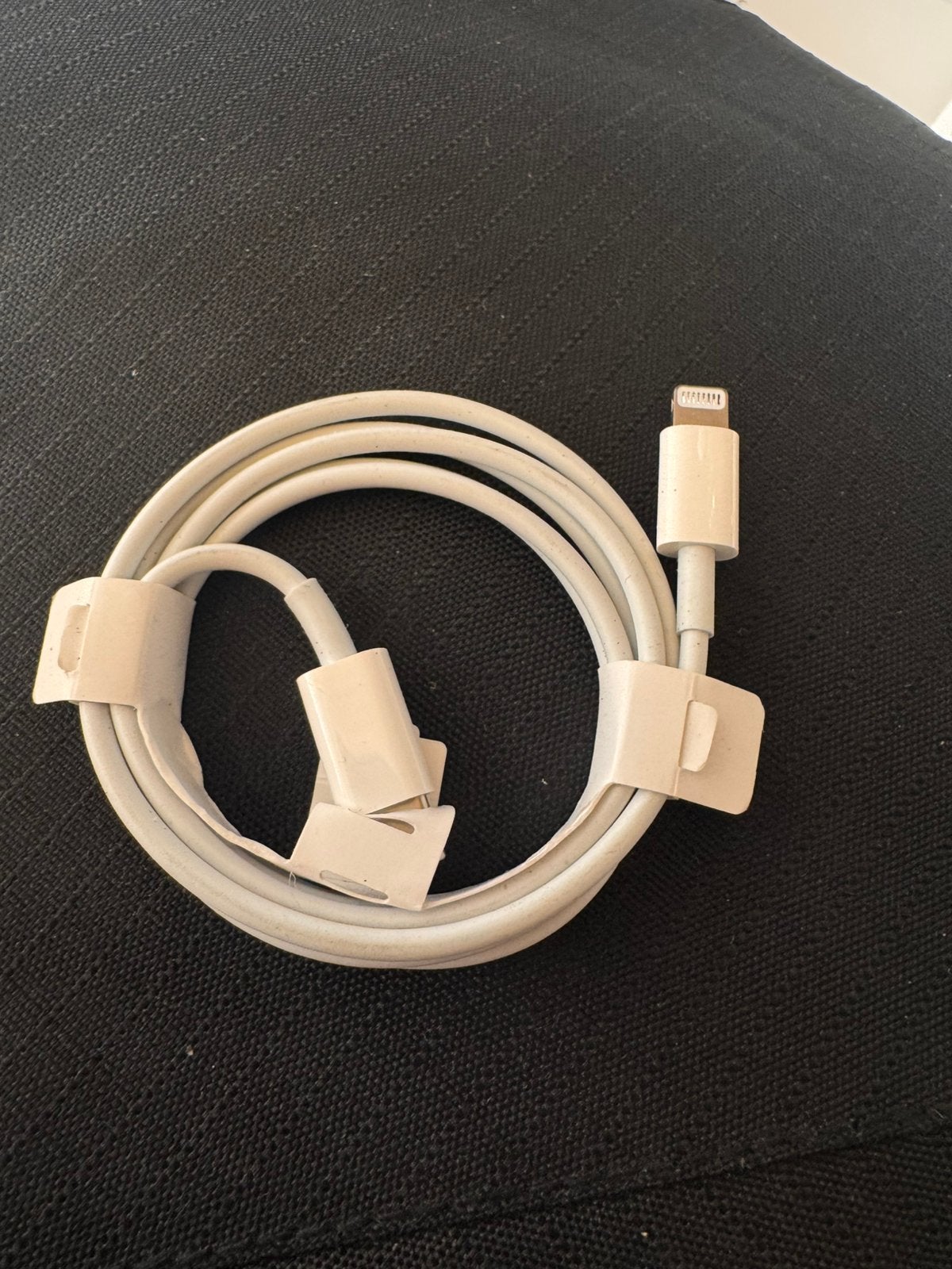 Apple iphone lader orgineel kost 25€ bij apple hier 10€, Ophalen of Verzenden, Zo goed als nieuw