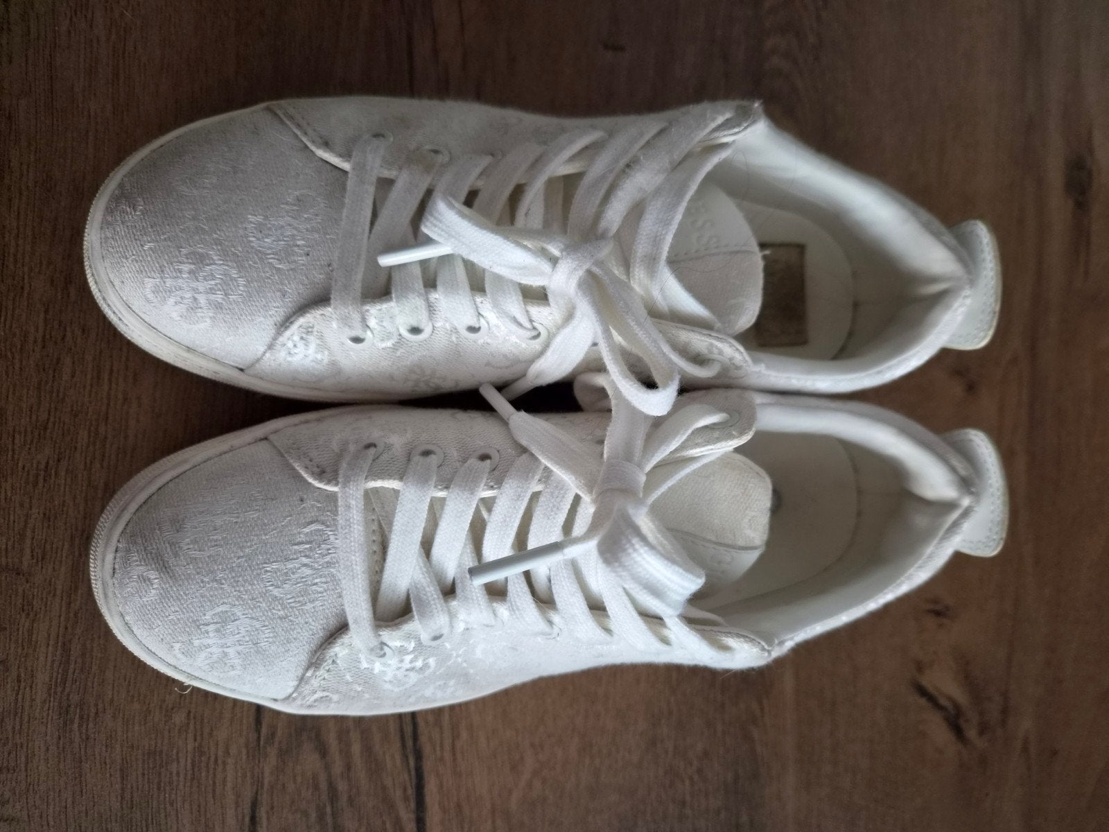 Guess gympen, maat 37, zo goed als nieuw, Guess, Wit, Ophalen of Verzenden, Sneakers of Gympen