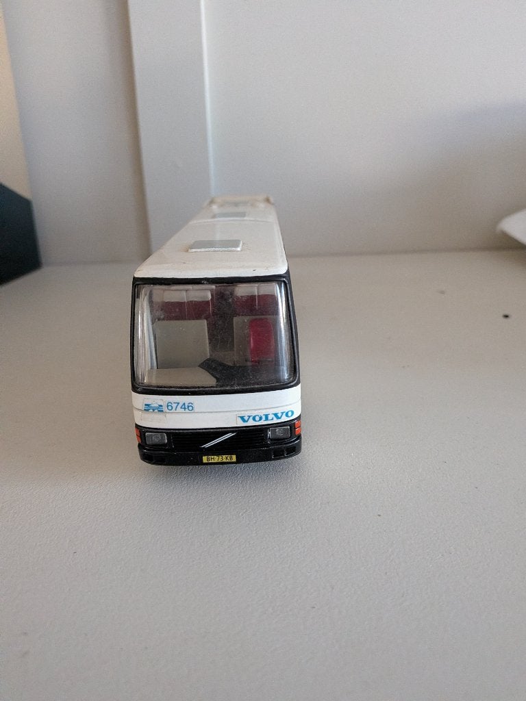 DVM model bus, Hobby en Vrije tijd, Modelauto's | 1:50, Ophalen of Verzenden, Zo goed als nieuw, Bus of Vrachtwagen, Overige merken