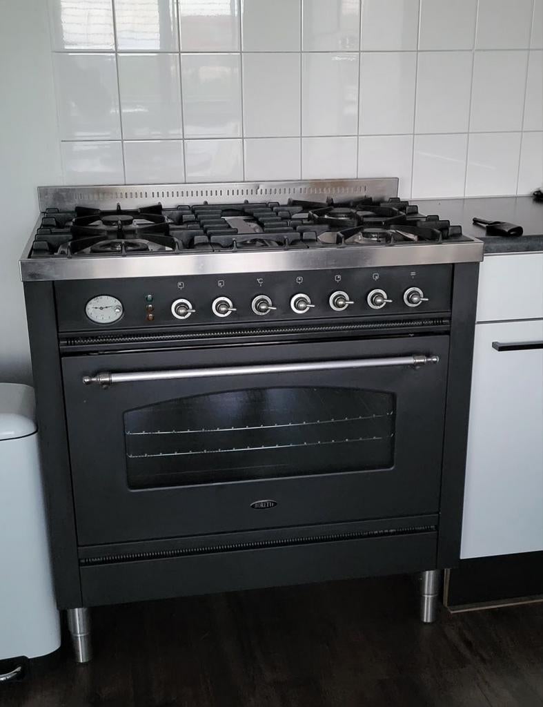 Boretti zwart 6 pits gasfornuis, Ophalen, 60 cm of meer, Zo goed als nieuw, Gas