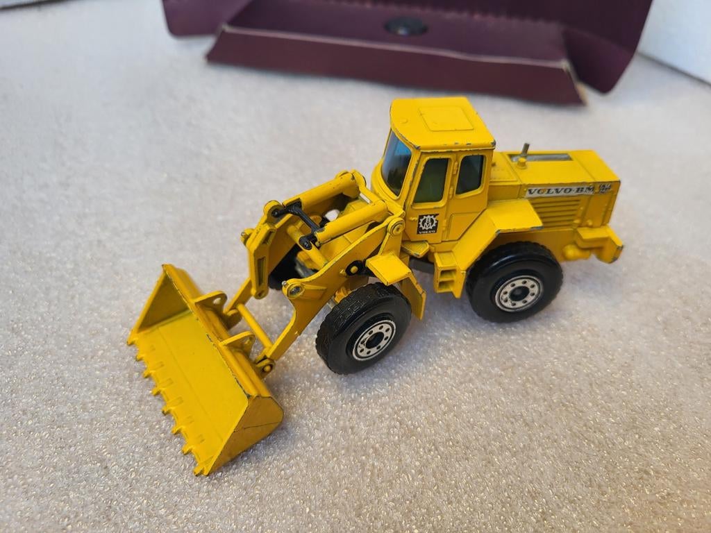 Solido 367, Volvo BM LM240 Wiellader Modelauto - Geel, Hobby en Vrije tijd, Modelbouw | Auto's en Voertuigen, Overige typen, 1:32 tot 1:50